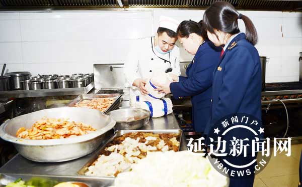 專項檢查春節(jié)前餐飲環(huán)節(jié)食品安全，讓年夜飯更安全美味